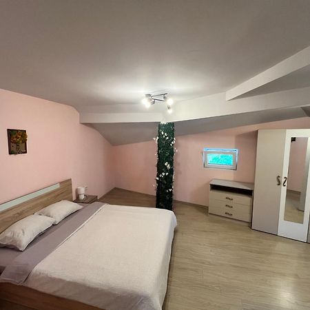 Apartment Happy Holiday Lazur Burgas Esterno foto