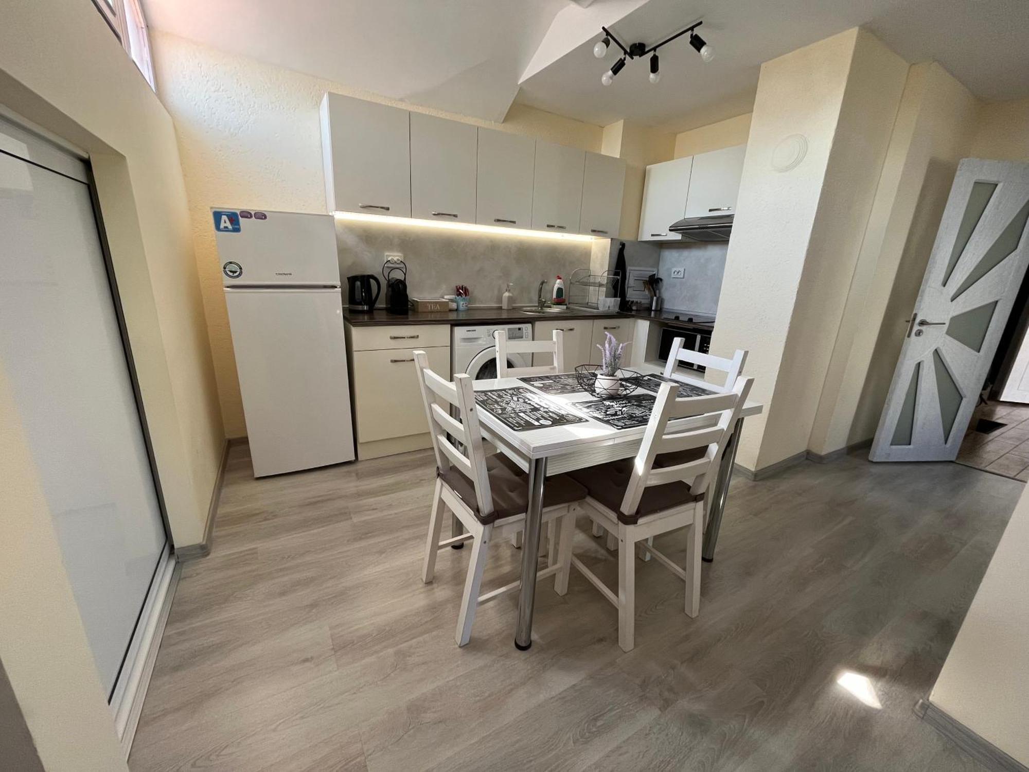 Apartment Happy Holiday Lazur Burgas Esterno foto